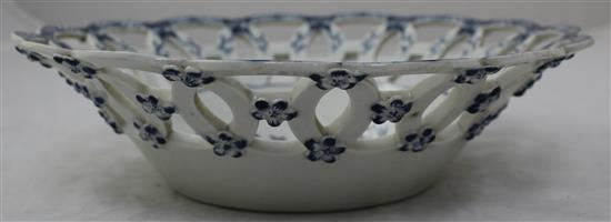 A Worcester Pine Cone pattern pierced basket, c.1775, diameter 26.5cm